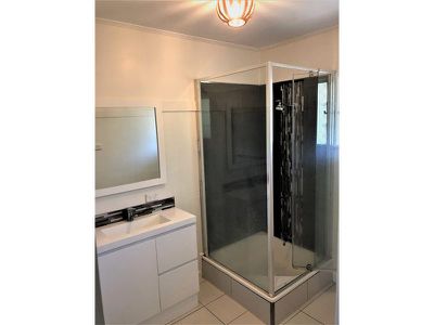 6 Second Avenue , Atherton
