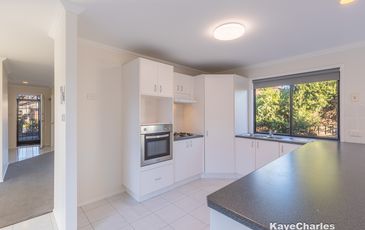 16 Retreat Circuit, Beaconsfield