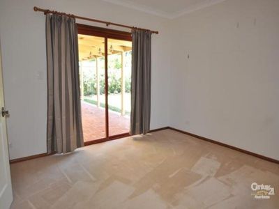 2 Barracks Close, Dubbo