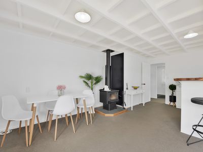 1 / 1 Windlesham Place, Wakefield