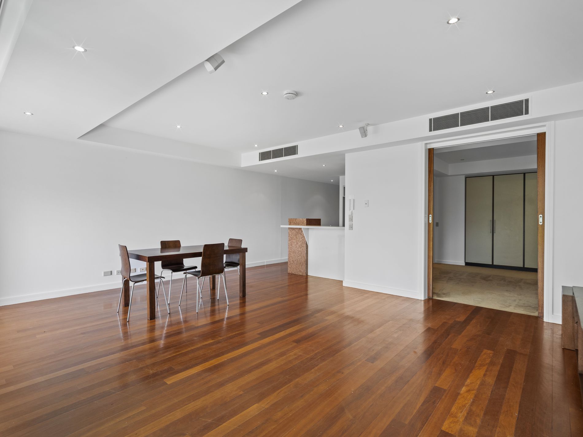 4 / 600 GLADES DRIVE, Robina