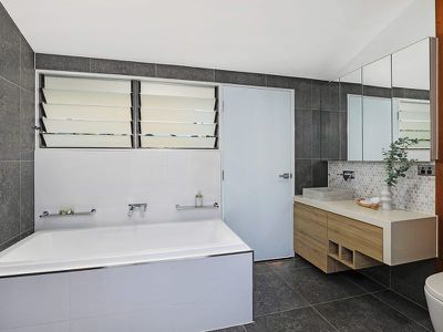 17 Palm Drive, Mooloolaba