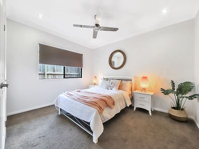 8 Blue Gum Place, Wakerley