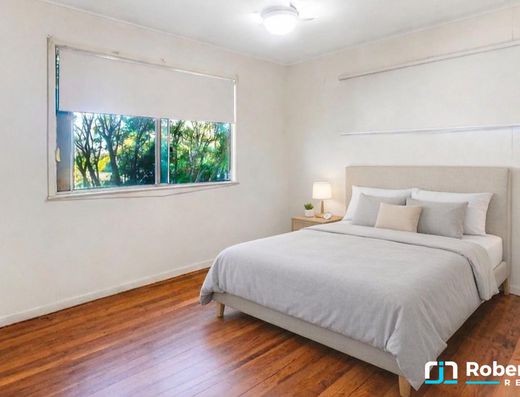 Water Views from the Block, Exceptional Shed Space & Endless Potential image 10