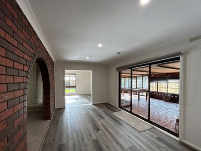 127 Princes Highway, Werribee