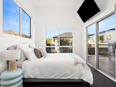 12 First Avenue North, Warrawong