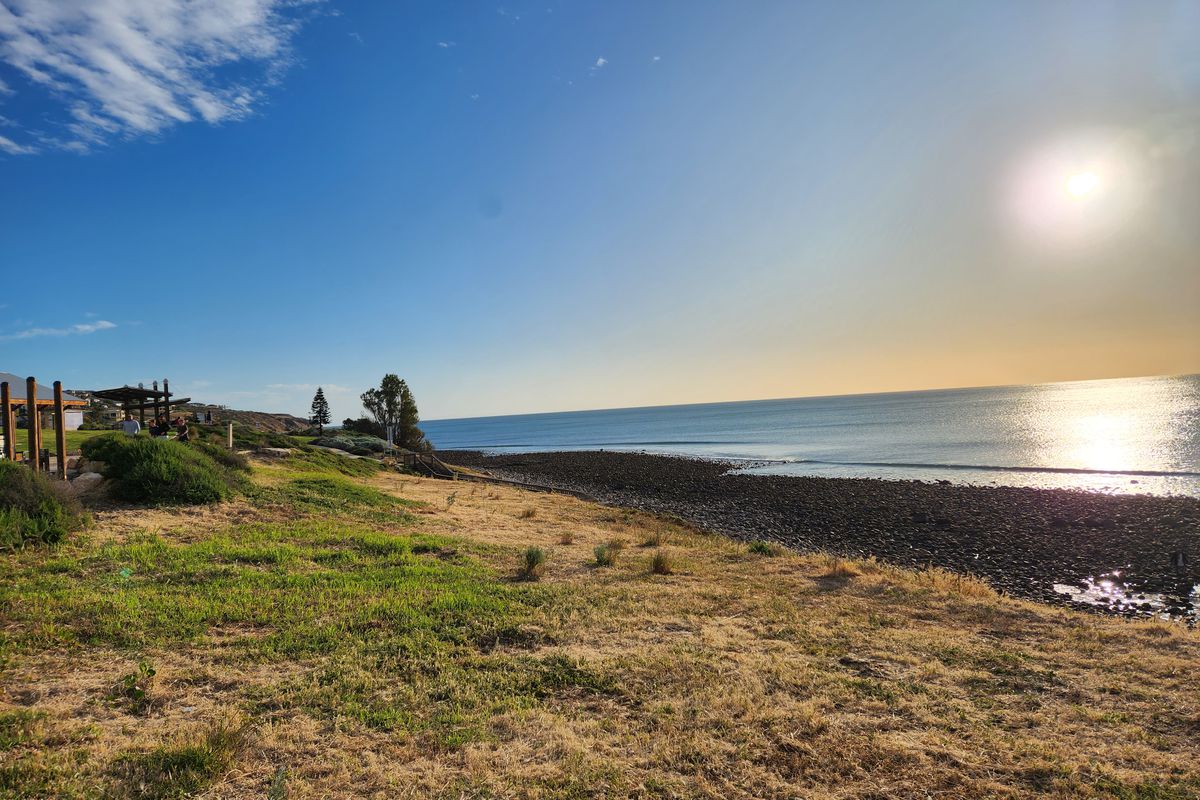 2 Clifftop Crescent, Hallett Cove