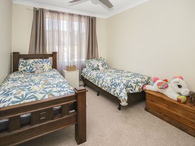 48 Sunset Boulevard, Kianga