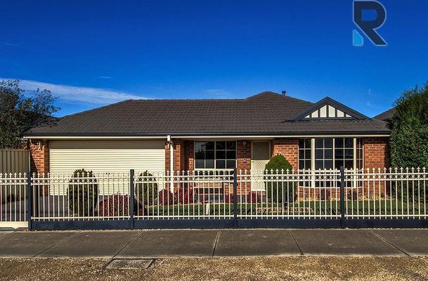 18 Dewvale Place, Craigieburn