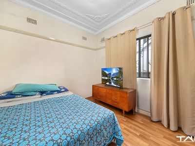 27 Hawkesbury Road, Westmead