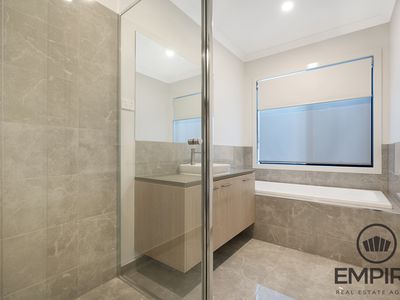 140 Yeungroon Boulevard, Clyde North