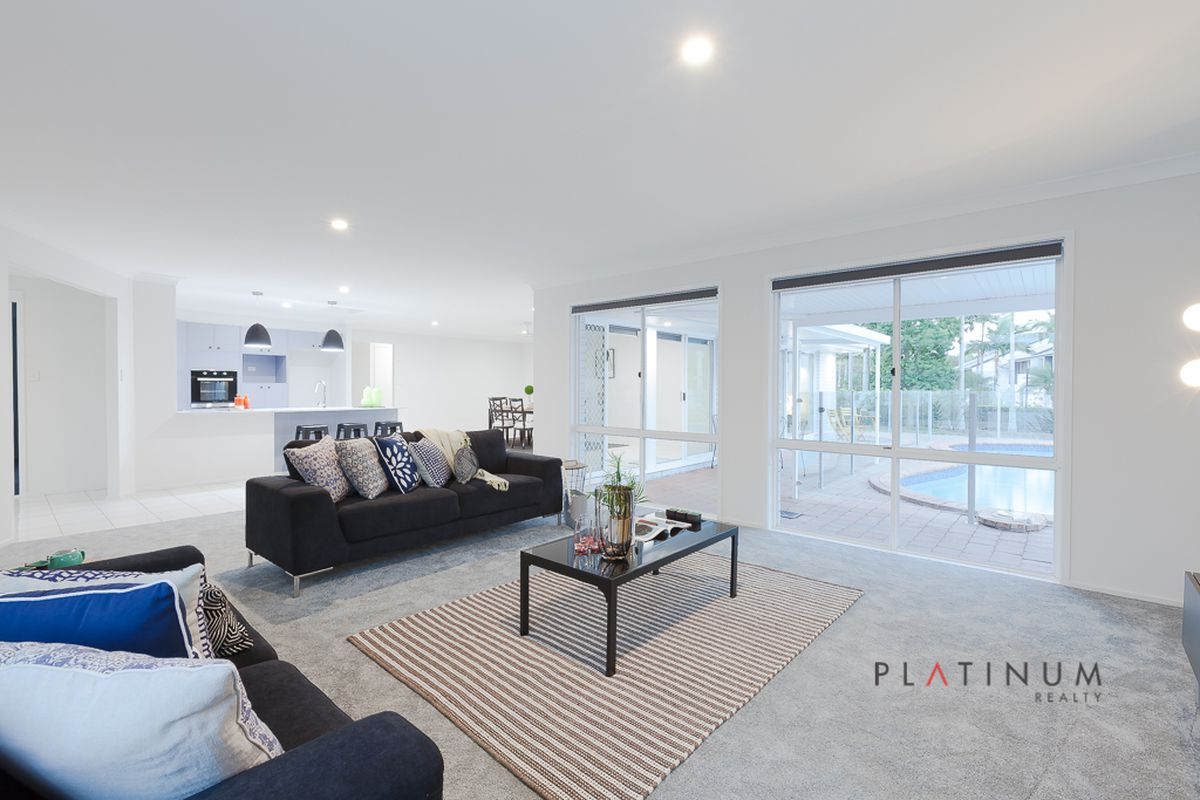 141 Santa Cruz Boulevard, Clear Island Waters