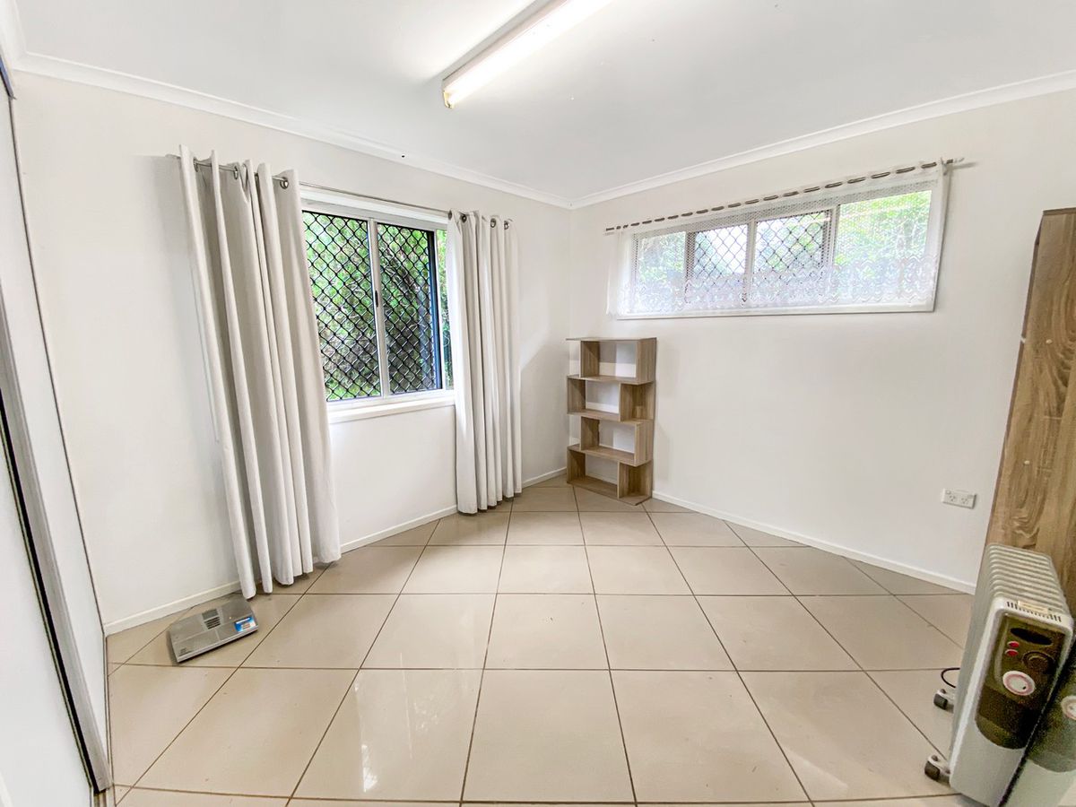 5 Larkin Close, Atherton