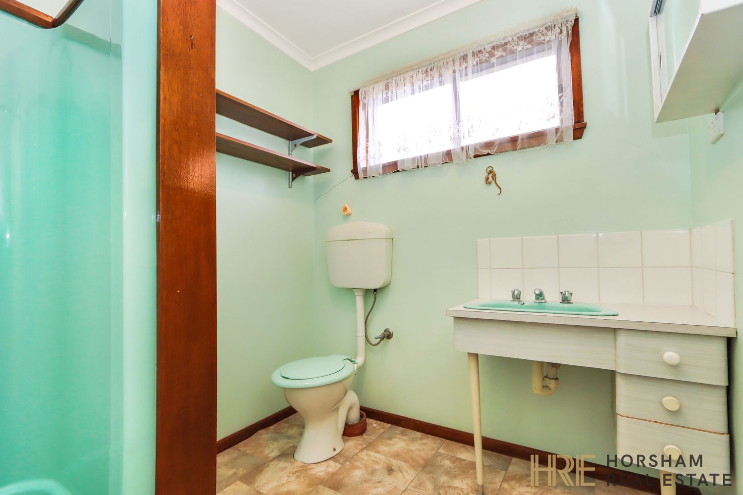 2 / 2 Olympic Street, Horsham
