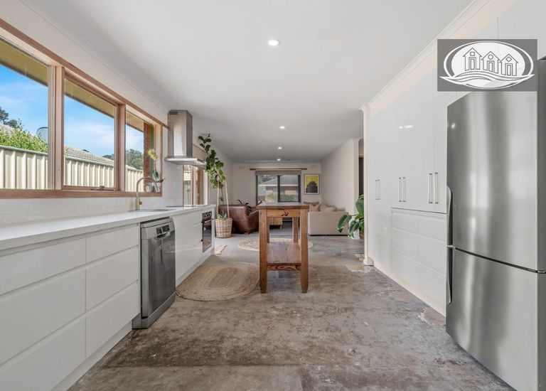 16 Webb Court, Portland