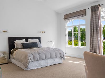 30 Dingle Road, St Heliers