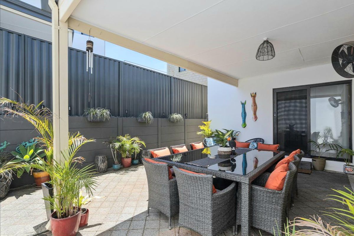 25 / 22 Rinaldo Crescent, Coolbellup