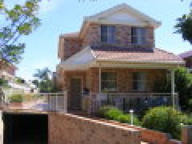2 / 51 Gould, Campsie