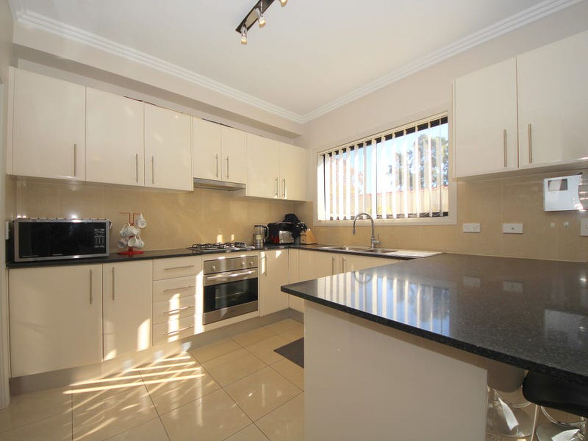 4 / 17 Sunset Avenue, Bankstown