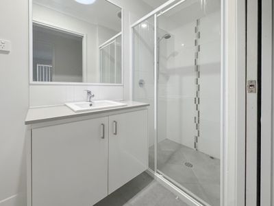 1 / 44 Village Blvd, Pimpama