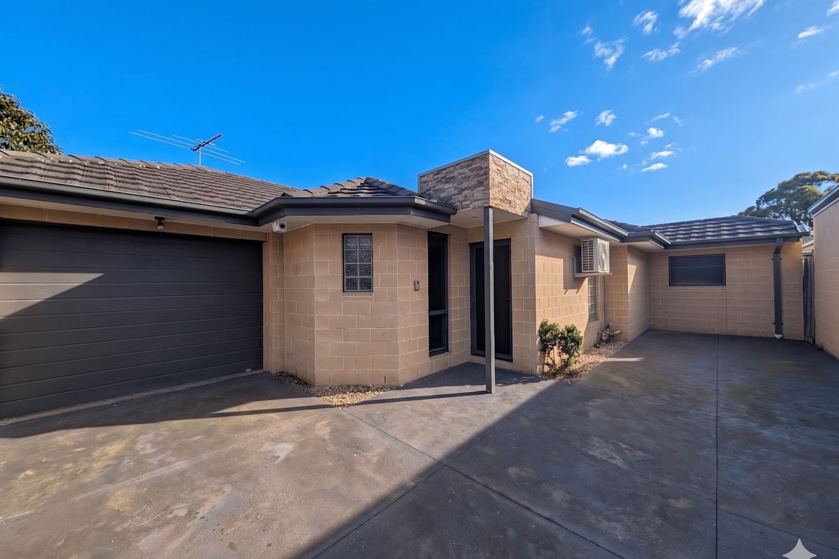 Spacious single level living 