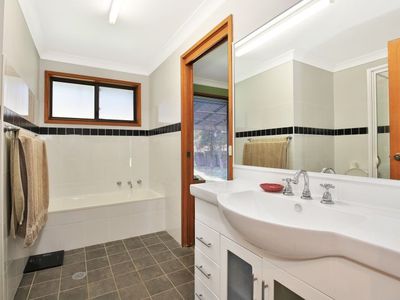 10 Lamonds Lane, Meroo Meadow