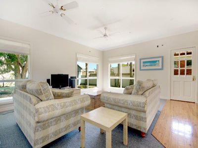 30 Waratah St, Windang