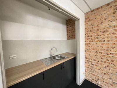Level 1, Unit 2 / 25 Bearing Road, Seven Hills