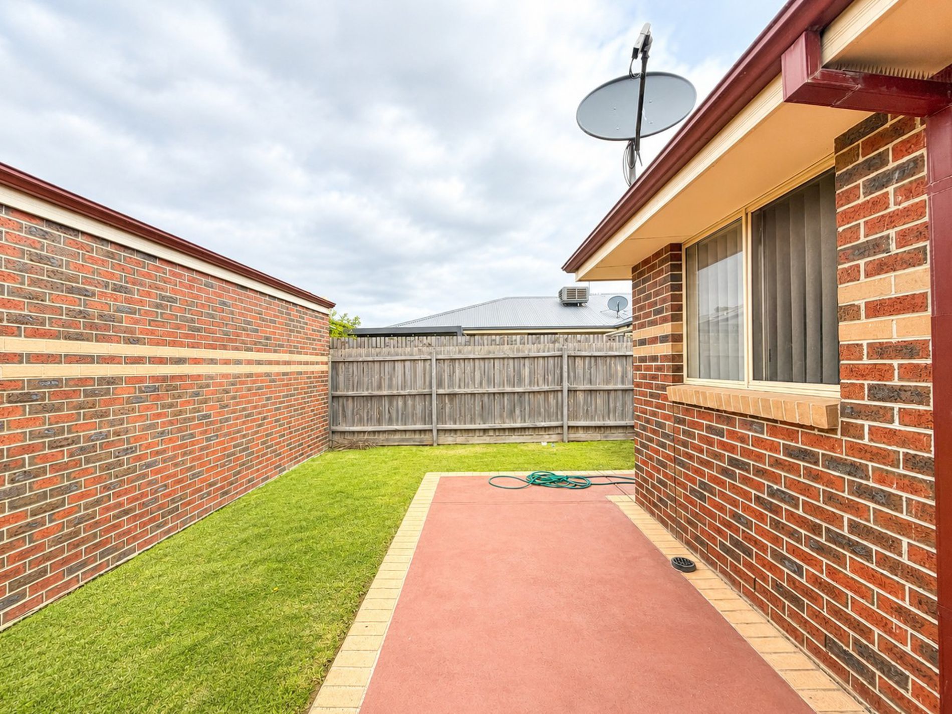 2 / 96 Thames Boulevard, Werribee