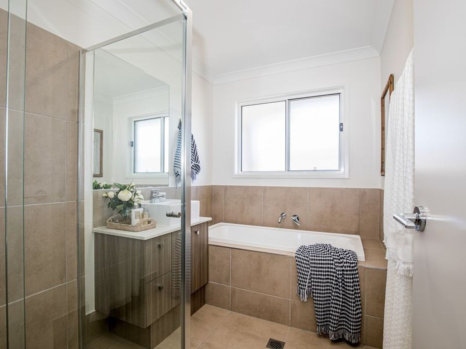 Pure luxury Build - $790k Fixed Price package!