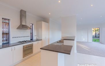 84 Fieldstone Boulevard, Beaconsfield