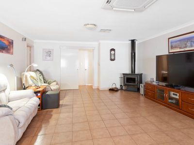 1 O'Byrne Crescent, Broadwood