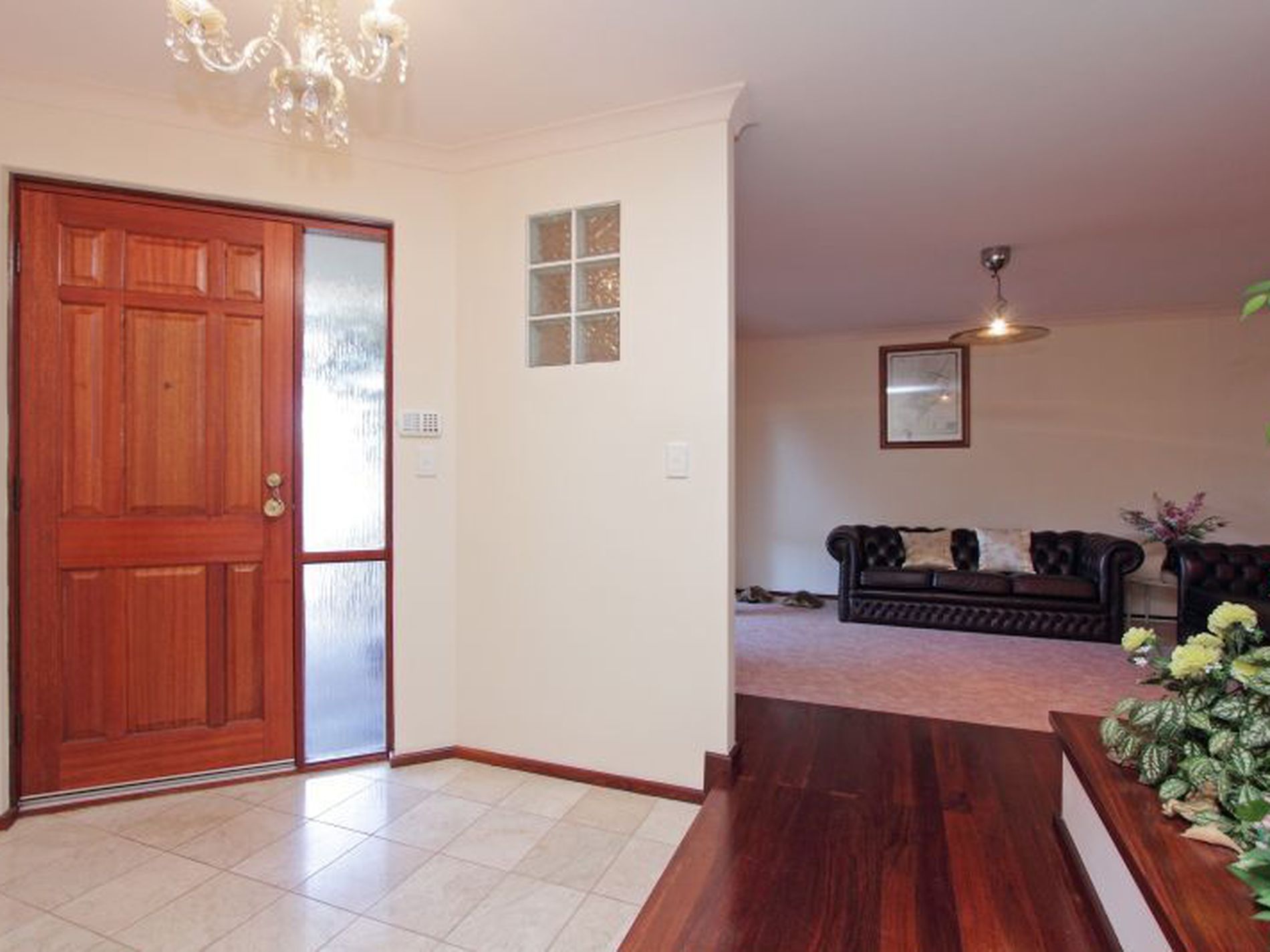 2 Klein Court, Winthrop