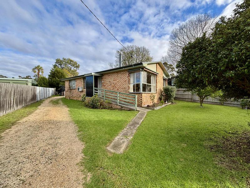 75 Mirrabooka Road, Mallacoota