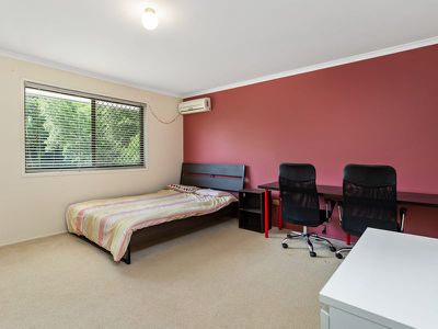 8 Deen Street, Rochedale South