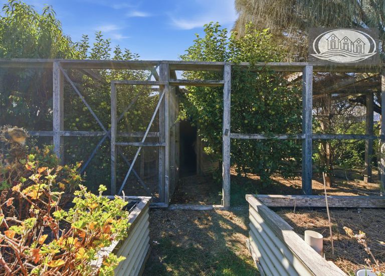 8 Aquarius Court, Portland North