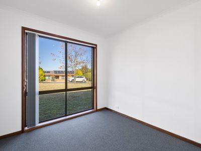 5 Macnamara Place, Chisholm