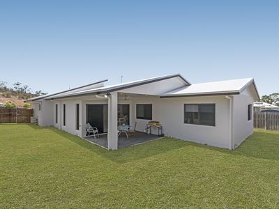 37 YUMBA CIRCUIT, Mount Louisa