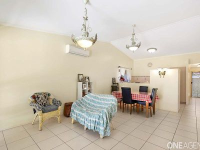 1 / 77-81 Freshwater Street, Torquay