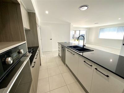 46 Federation Boulevard, Forbes