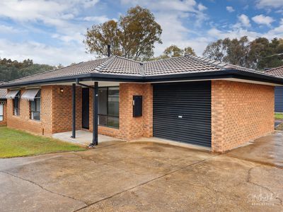 1 / 12 MCMAHON PLACE, West Wodonga