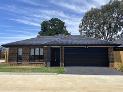 16 Toohey Close, Melton South