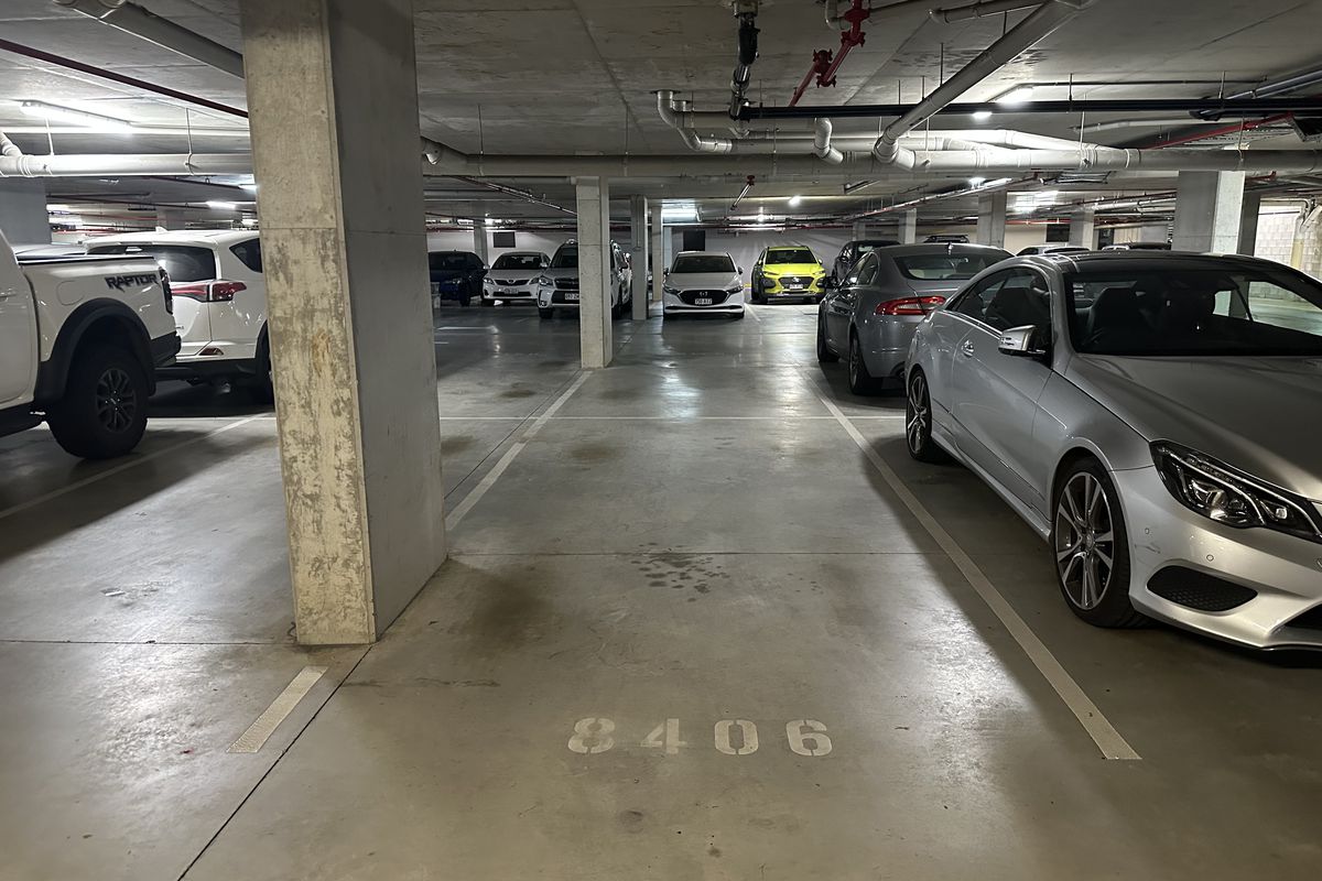 8406 / 55 Forbes Street, West End