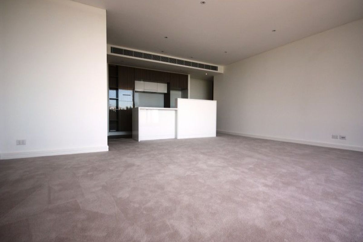 28 Peninsula Drive, Breakfast Point