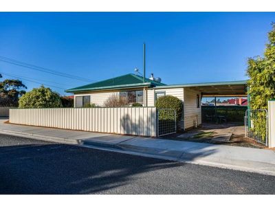 2 King Street, Cressy