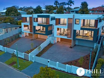 2 / 8 Thelma Avenue, Biggera Waters