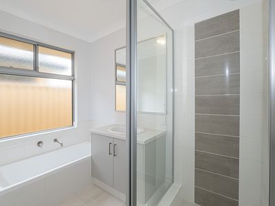 27 Pingaring Court, Byford