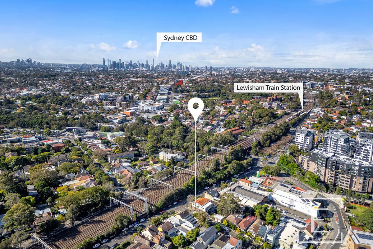 12 Carlton Crescent, Summer Hill