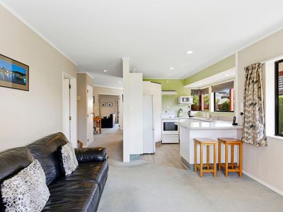 28 De Menech Grove, Avalon