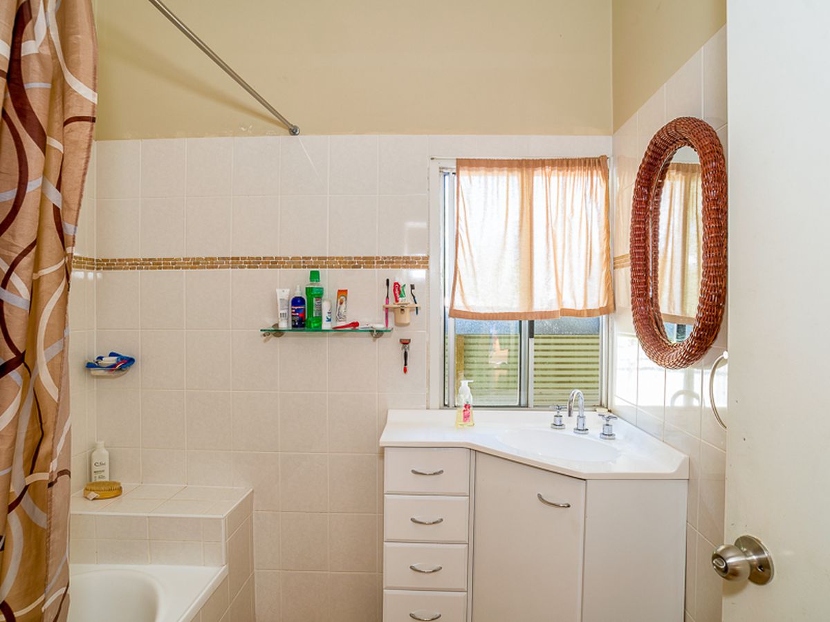 46 PULGUL STREET, Urangan